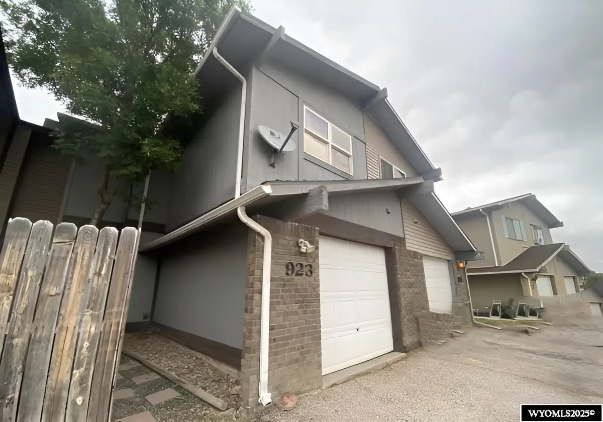 923 Mountain View Drive, Gillette, WY 82716-2328 - Image #1