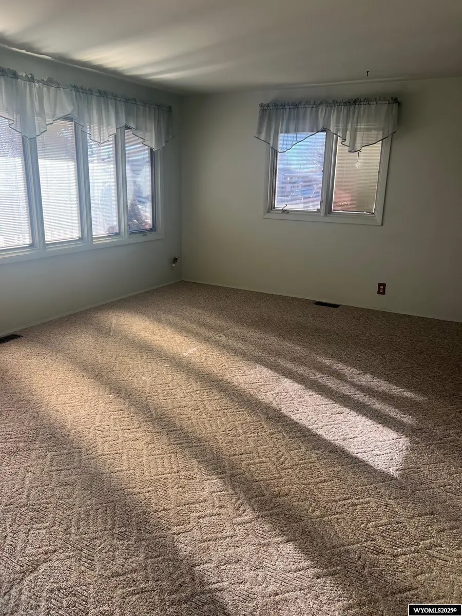 193 Los Altos Drive, Rawlins, WY 82301 - Image #2