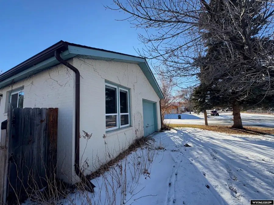 685 Cedar St, Lander, WY 82520-000 - Image #2