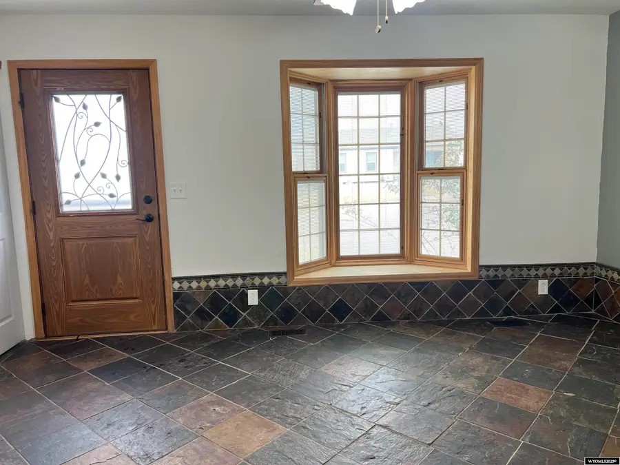 2535 Vermont Court, Green River, WY 82935 - Image #2