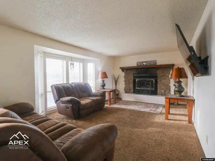 102 Mohawk Court, Evanston, WY 82930 - Image #2