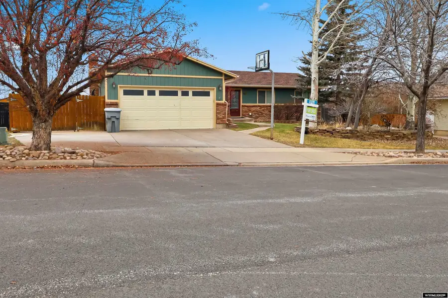 307 Herschler Avenue, Evanston, WY 82930 - Image #2