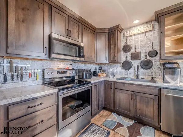 12 N Badger Road, Glenrock, WY 82637