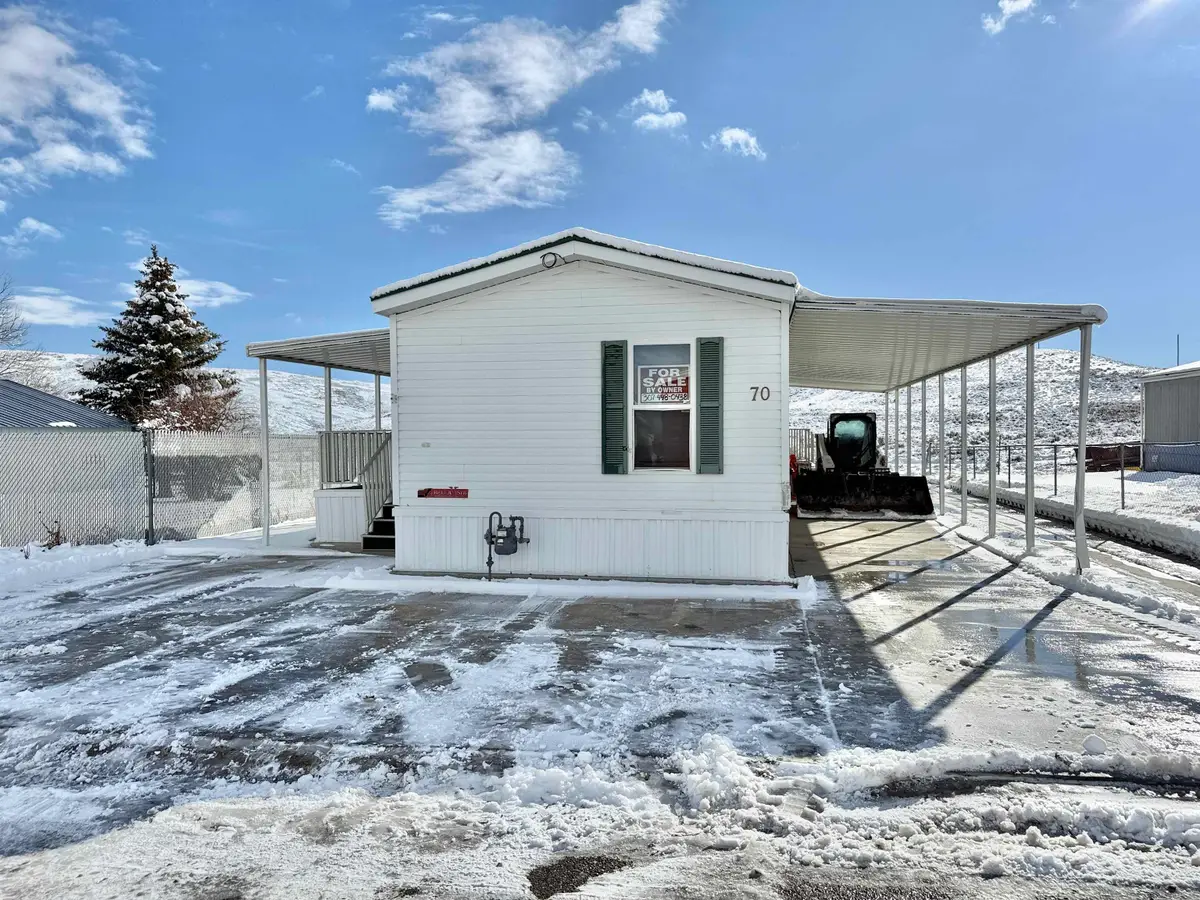 70 Twin Creek St, Diamondville, WY 83116 - Image #1