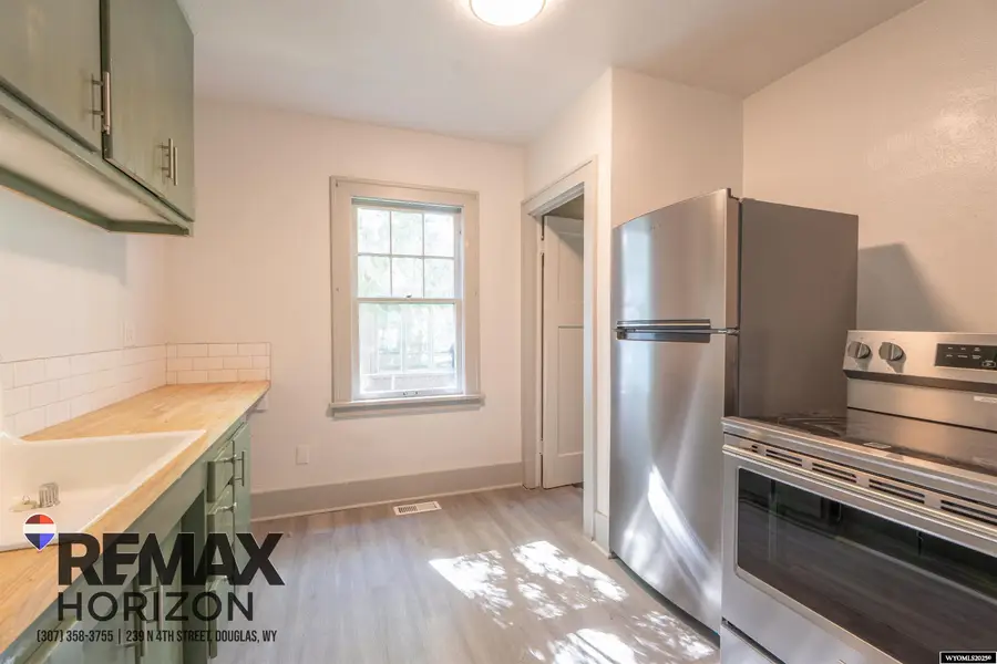 208 S 4th Street, Douglas, WY 82633 - Image #2