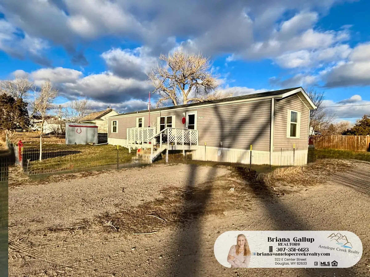 527 N 2nd St, Douglas, WY 82633 - Image #1