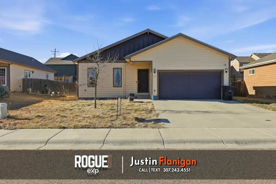 980 S Third, Mills, WY 82644 - Image #2