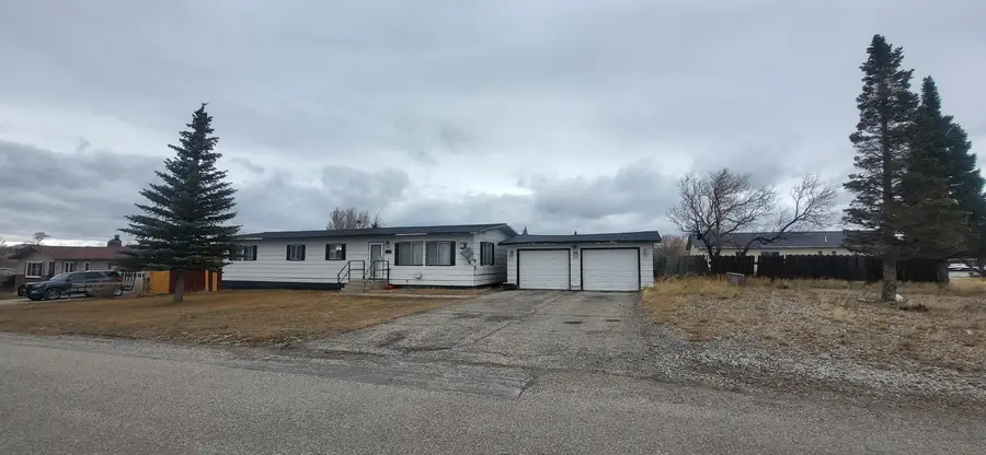 103 S CLARK, Hanna, WY 82327 - Image #2