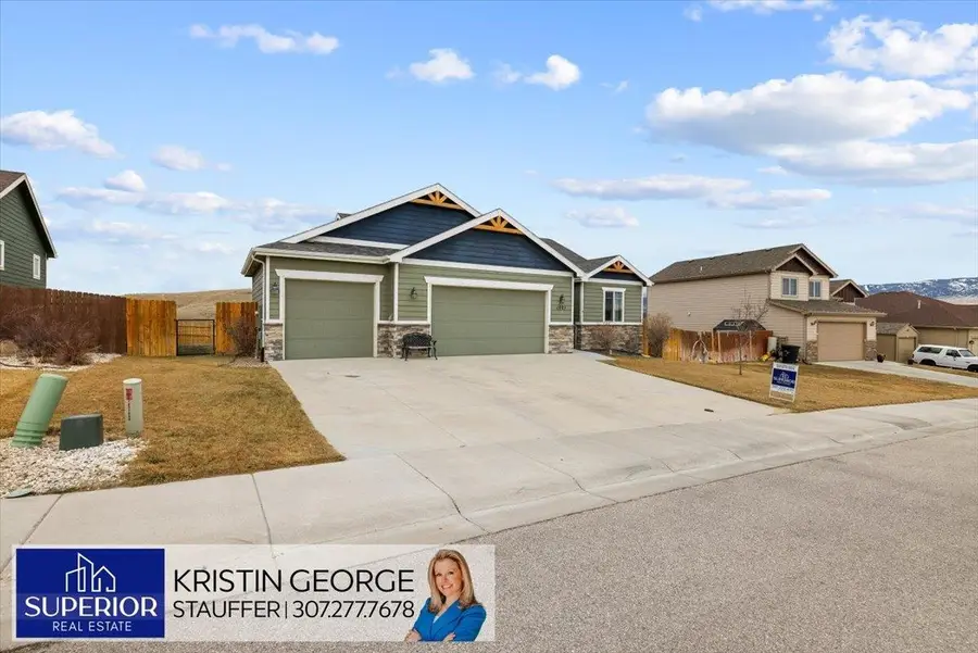 1021 Prairie River Drive, Mills, WY 82604 - Image #3
