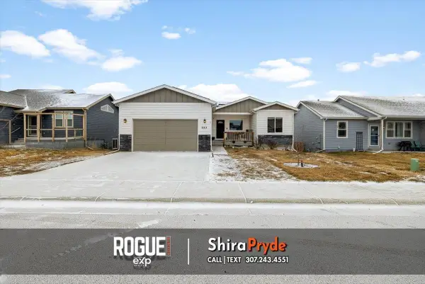 953 S 5th Avenue, Mills, WY 82644