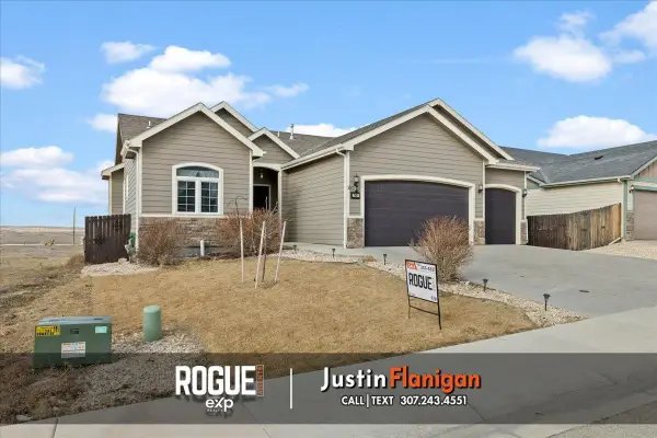 760 Pebble Mountain, Mills, WY 82604
