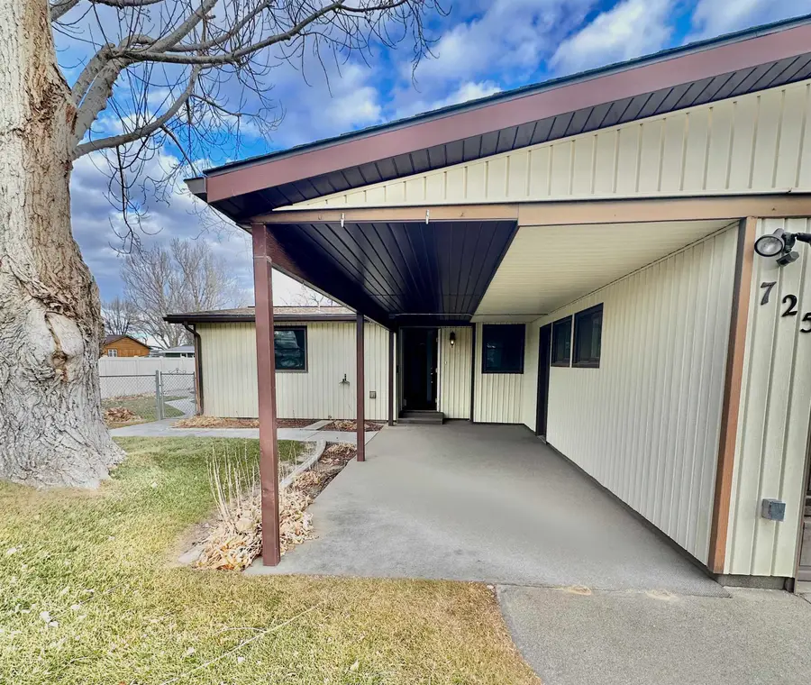 725 S 15th Street, Worland, WY 82401-4113 - Image #2