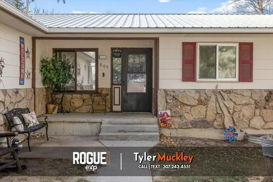 809 S First, Glenrock, WY 82637 - #3