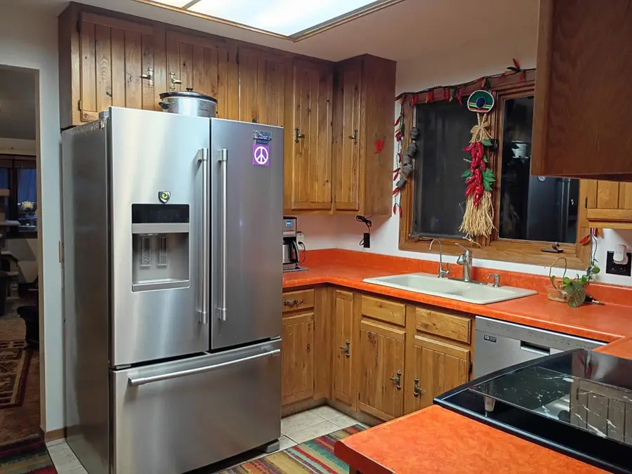 325 W Larsen Street, Rawlins, WY 82301-00 - #3