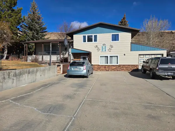 403 W Larsen Street, Rawlins, WY 82301