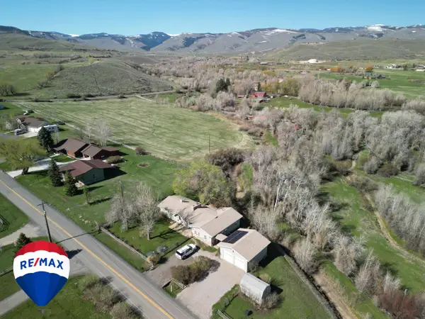 2021 Hillcrest Dr, Lander, WY 82520-0000