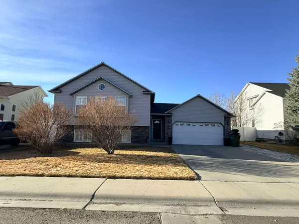 2326 Cripple Creek Dr, Rock Springs, WY 82901