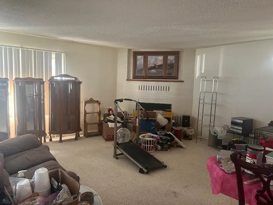 109 E Brooks St, Rawlins, WY 82301 - #2