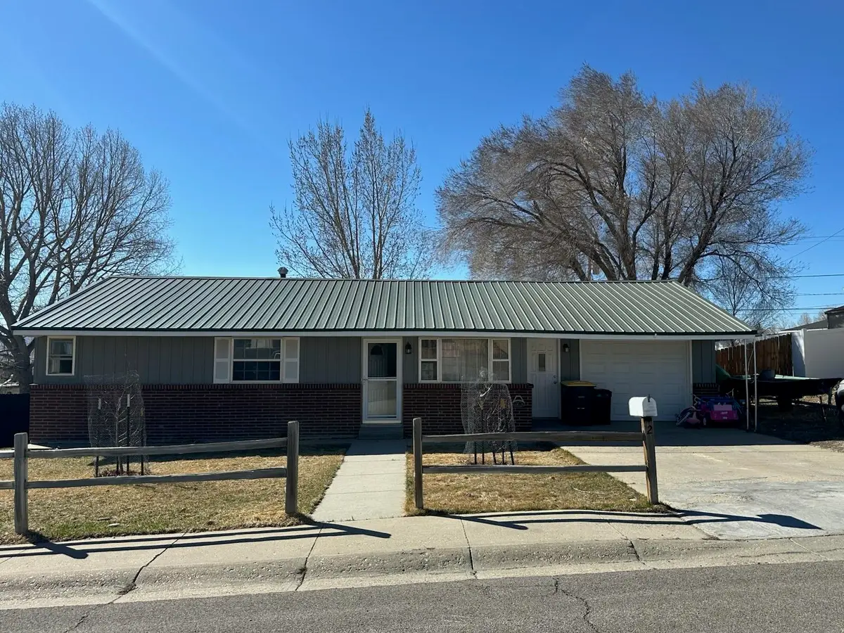 208 E Heath Street, Rawlins, WY 82301 - #1