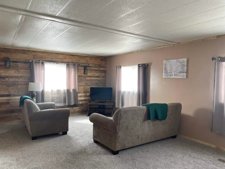 518 E Spruce St, Rawlins, WY 82301 - #3