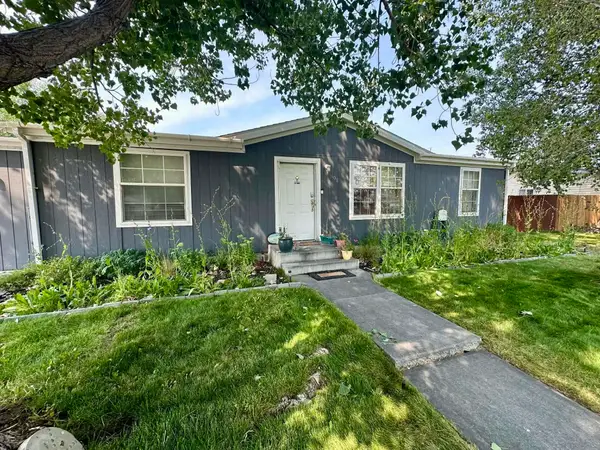 608 Spire Drive Dr, Riverton, WY 82501-3920