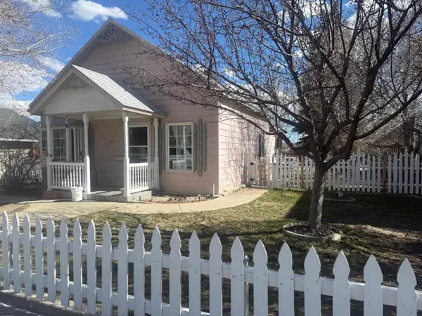 314 W Maple Street, Rawlins, WY 82301