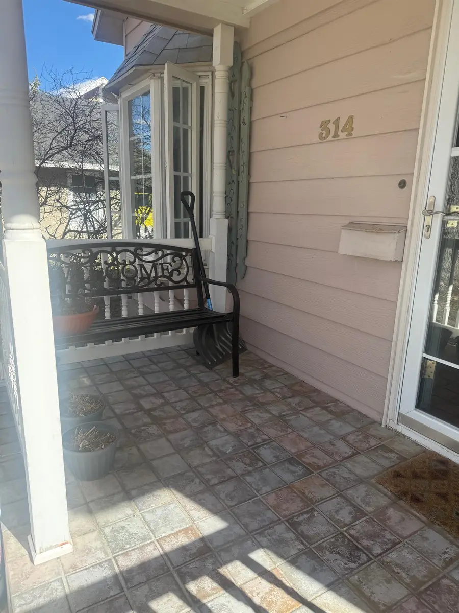 314 W Maple Street, Rawlins, WY 82301 - #2