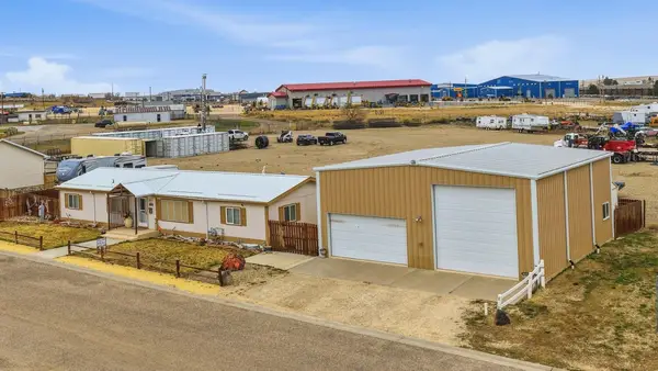 5150 West Side Place, Mills, WY 82644-1232