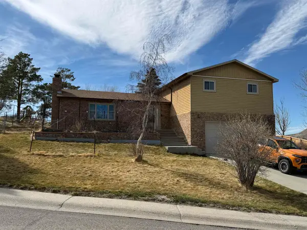 132 Mountain View Drive, Thermopolis, WY 82443