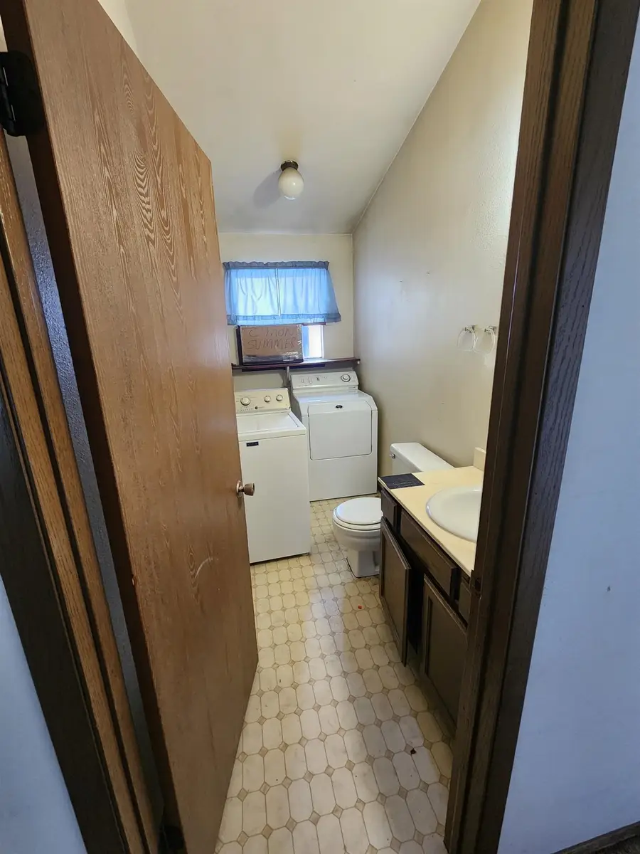 146 Barrett Avenue, Evanston, WY 82930 - #3