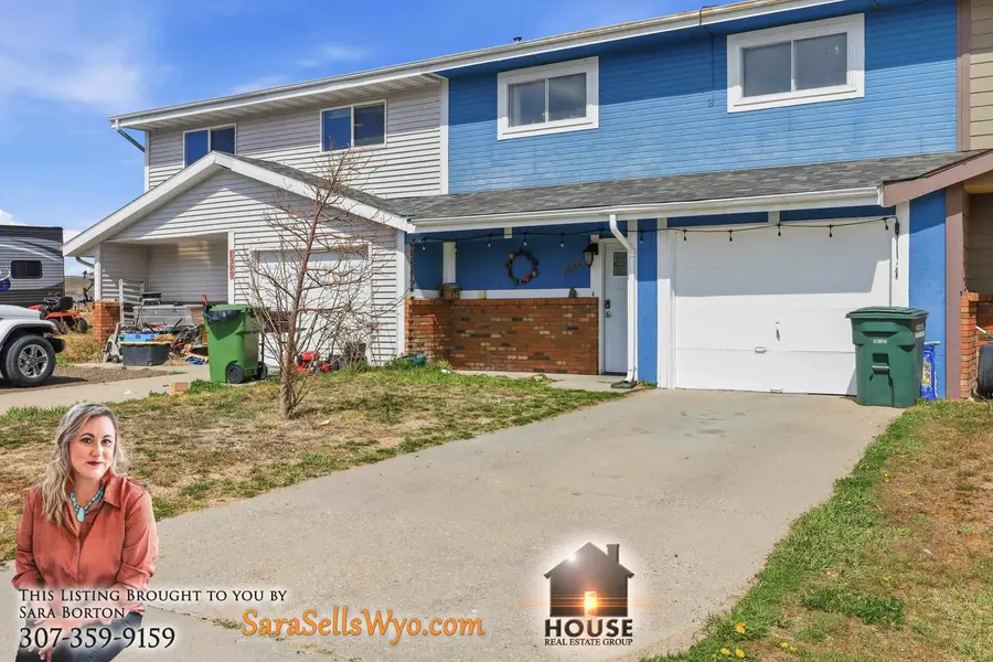 1384 Sweetwater St, Douglas, WY 82633 - #3