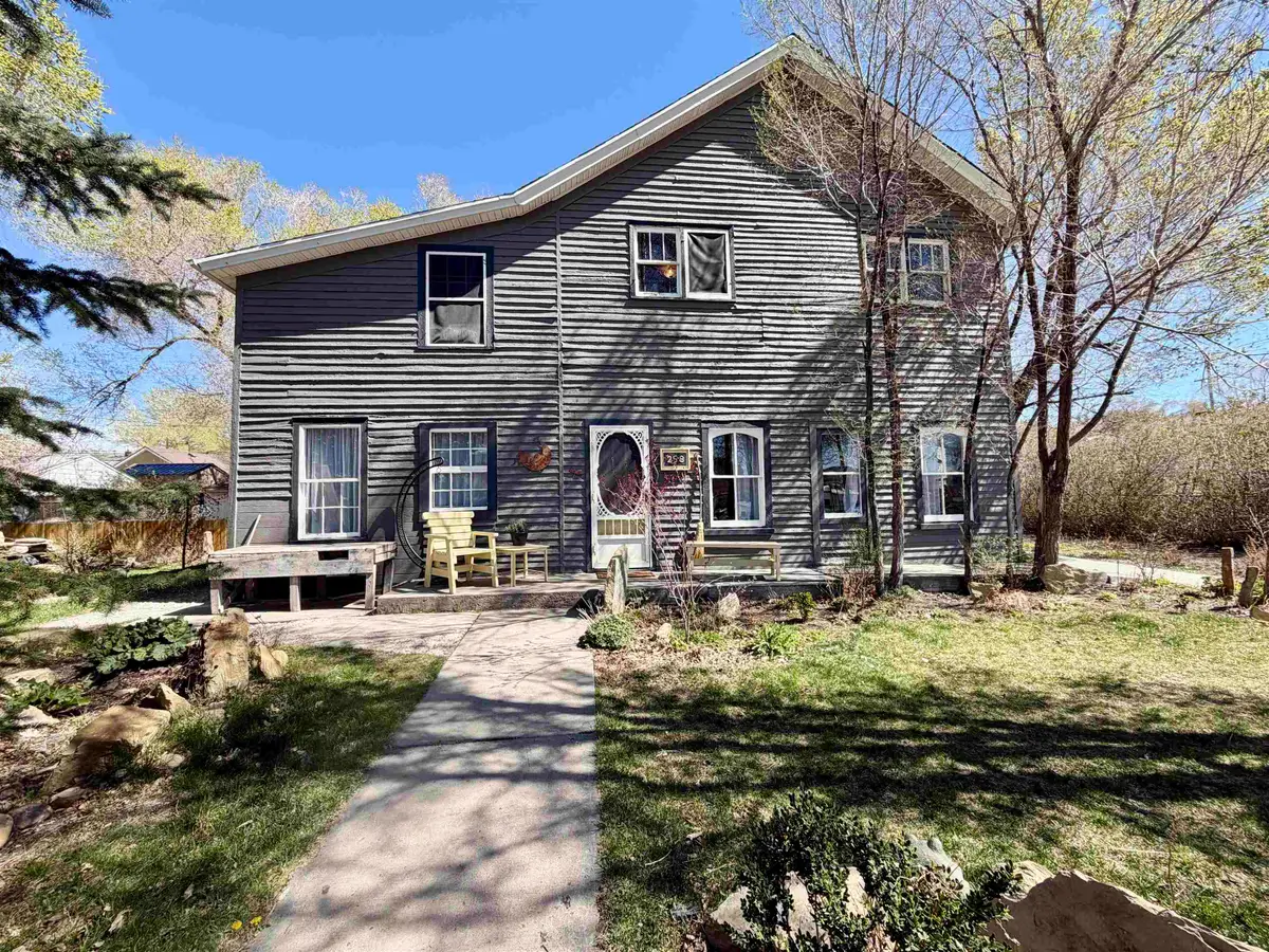 258 W Railroad Avenue, Green River, WY 82935 - #1