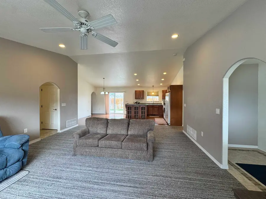 1412 E Forest Dr, Riverton, WY 82501 - #3