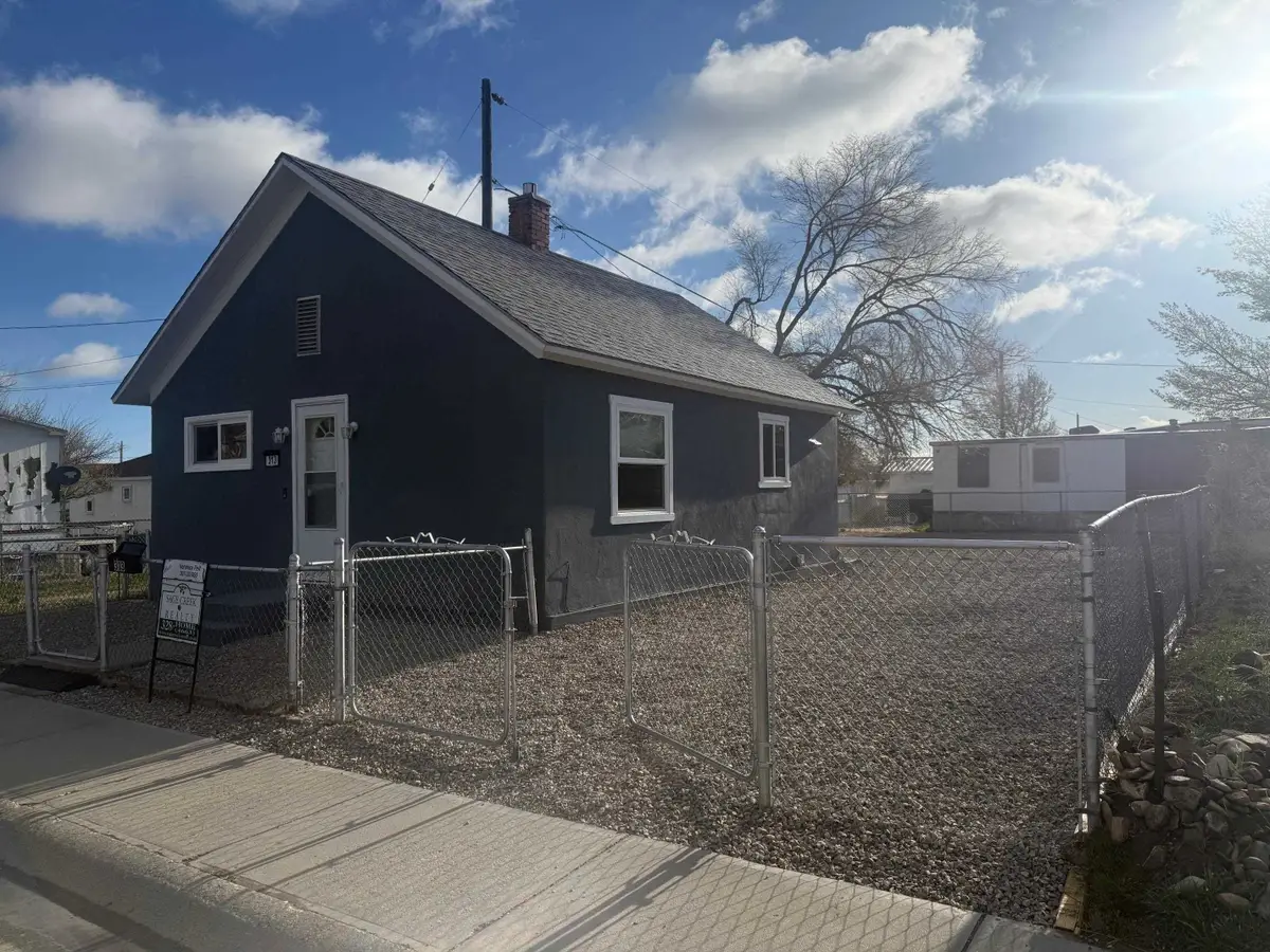 313 Pershing Street, Rawlins, WY 82301 - #1