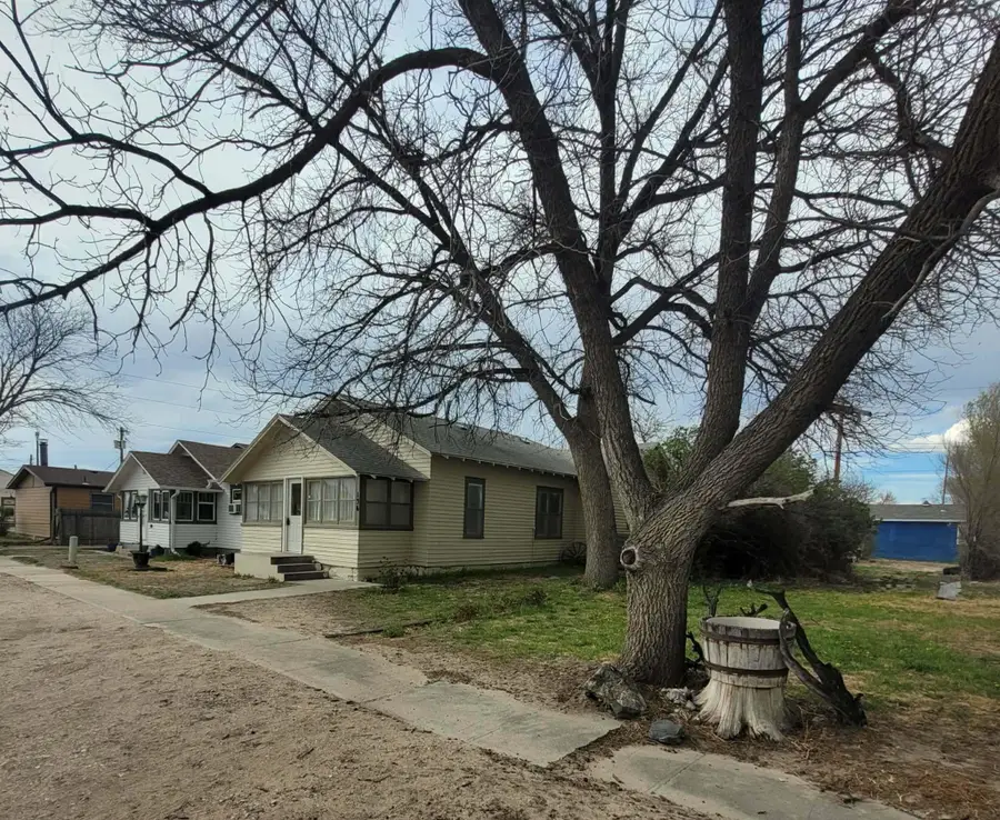 136 West 03rd Street, Lingle, WY 82223 - #2