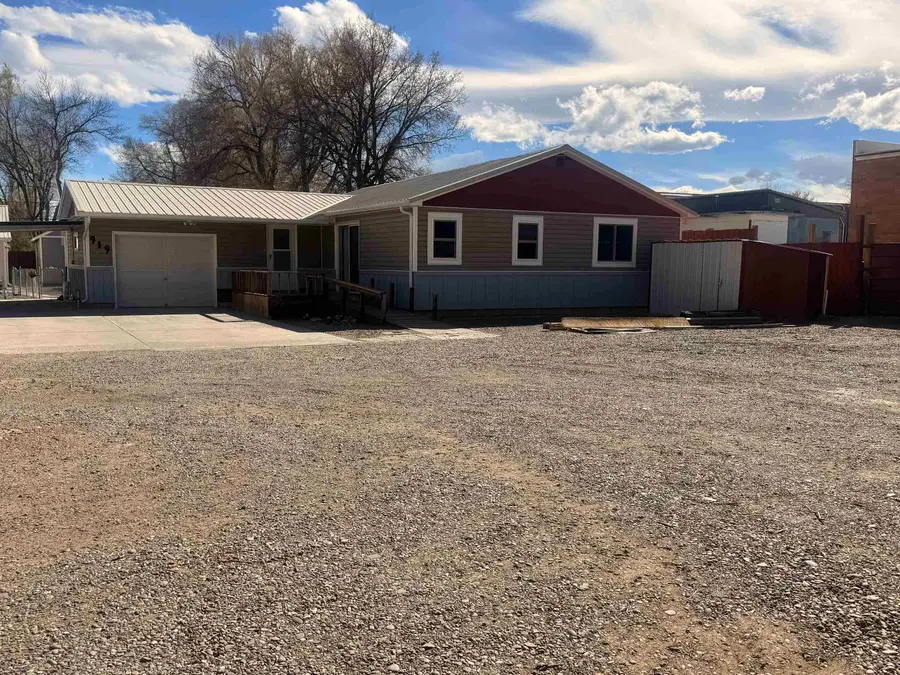 919 W Jackson Avenue, Riverton, WY 82501 - #3