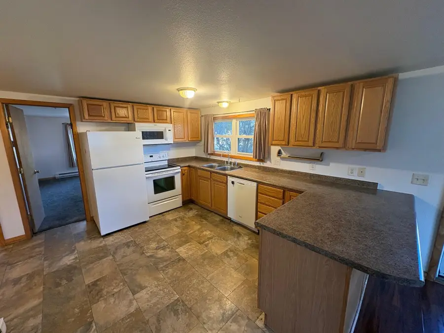 689 N 5th St, Lander, WY 82520 - #3