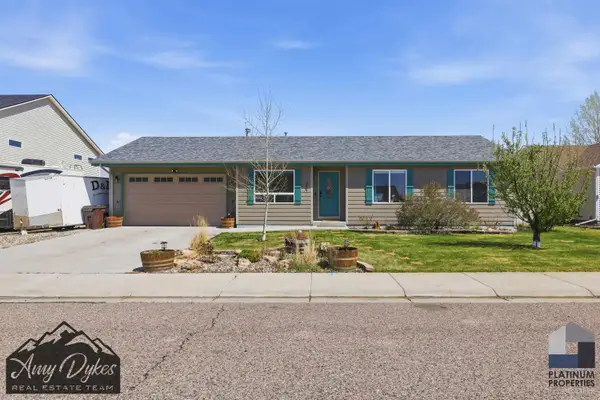 647 Wagon Trail, Evansville, WY 82636
