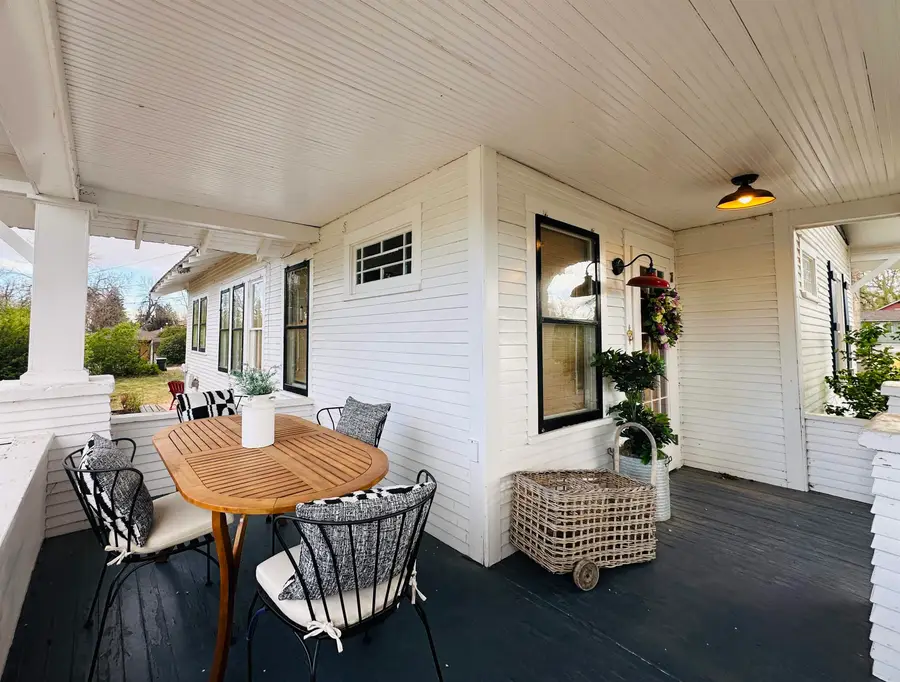 115 W Lincoln Avenue, Riverton, WY 82501 - #2