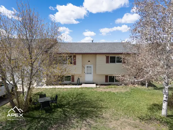123 Colonial Avenue, Evanston, WY 82930