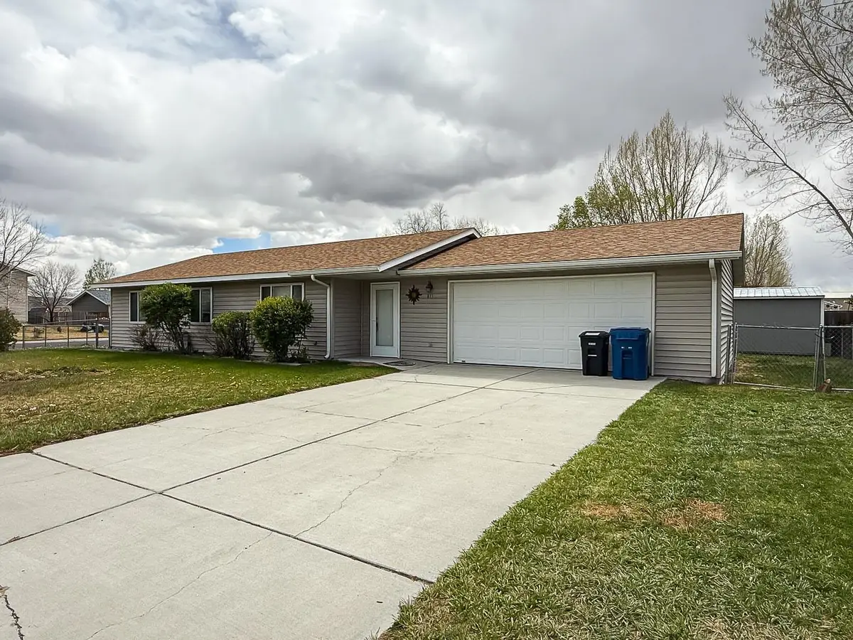 811 W Monroe Avenue, Riverton, WY 82501 - #1