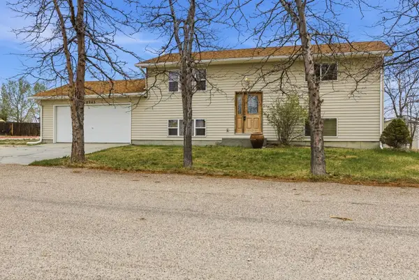 4945 Antelope Dr, Bar Nunn, WY 82601