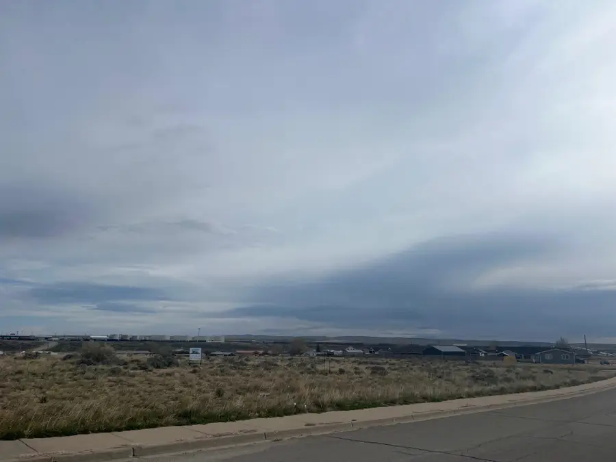 725 E State, Rawlins, WY 82301 - #2