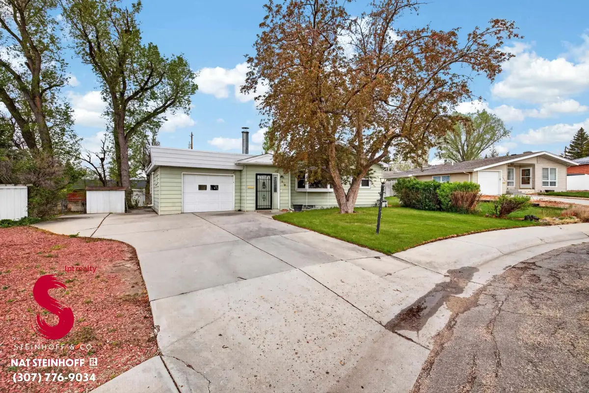 2705 E 11th St, Casper, WY 82609 - #1