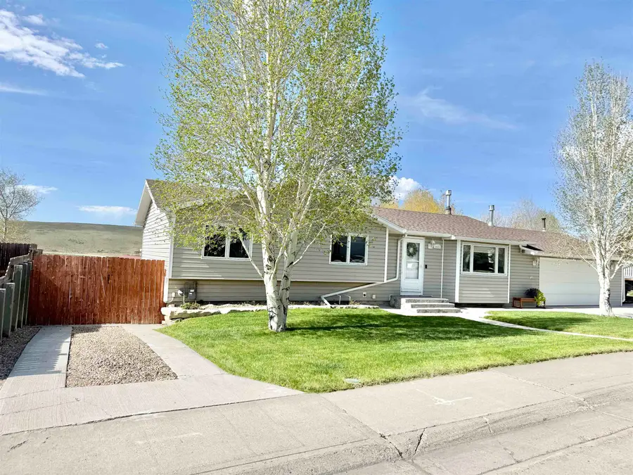 1410 Coulson Ave, Kemmerer, WY 83101 - #2