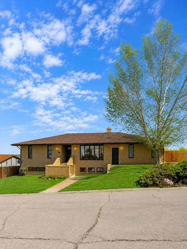 92 Declaration Dr, Evanston, WY 82930