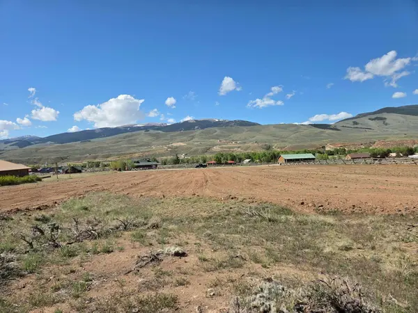 38 Leseberg Avenue, Dubois, WY 82513