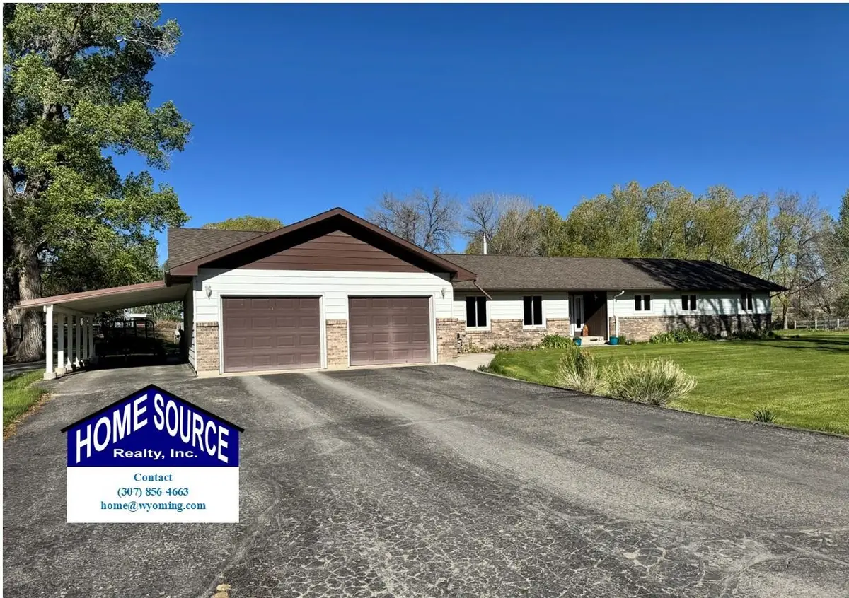 635 W Mountain View Dr, Riverton, WY 82501 - #1