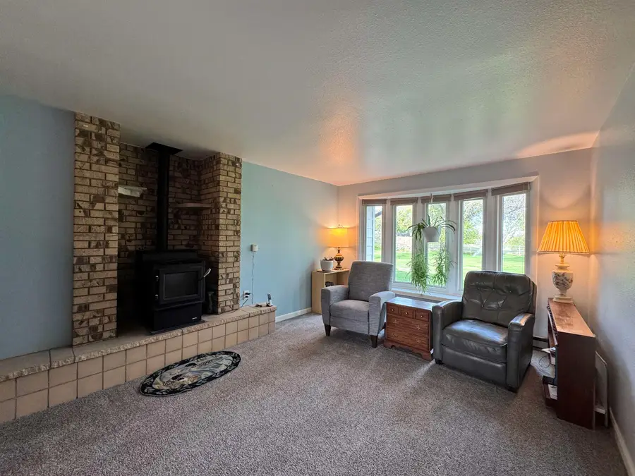 635 W Mountain View Dr, Riverton, WY 82501 - #3