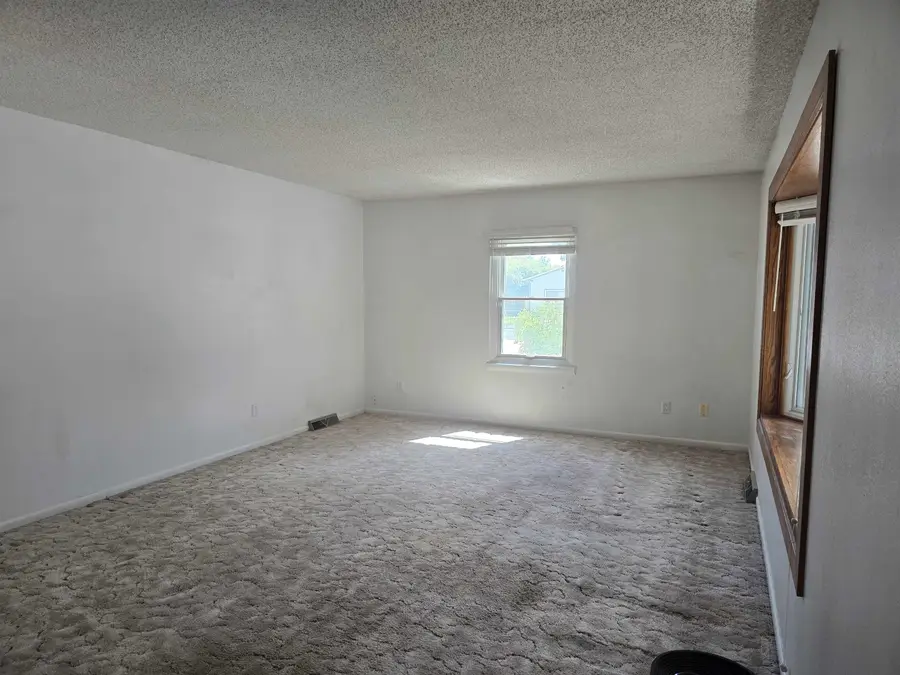 273 S Iowa St, Guernsey, WY 82214 - #3